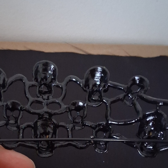 SKULL RHINESTONE TIARA - Picture 5 of 5